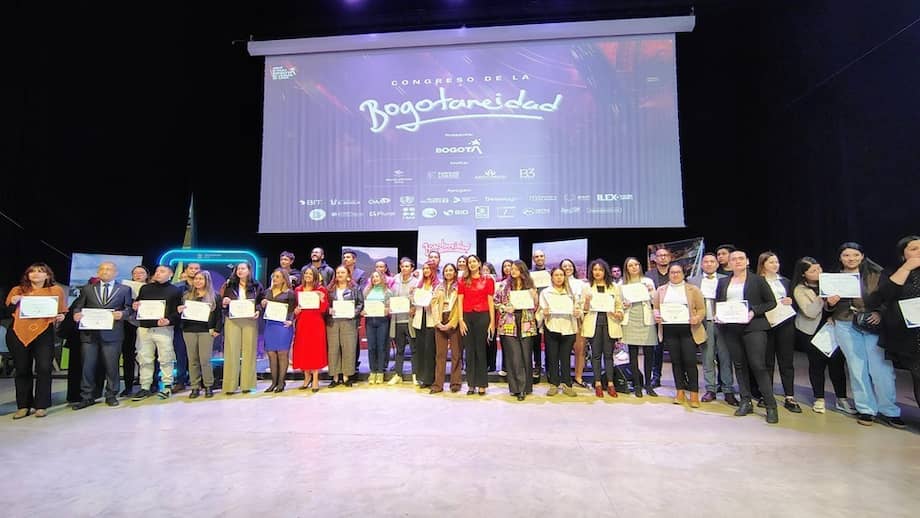 Bogotá entrega más de 100 becas internacionales en el Congreso de la Bogotaneidad