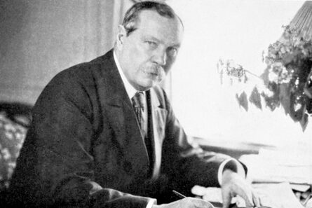 Arthur Conan Doyle: el pionero de la deducción en la novela de detectives