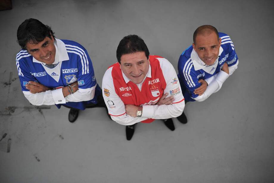 Felipe Gaitán, presidente de Millonarios; César Pastrana, presidente de Santa Fe, y Máyer Candelo, jugador azul. / Andrés Torres