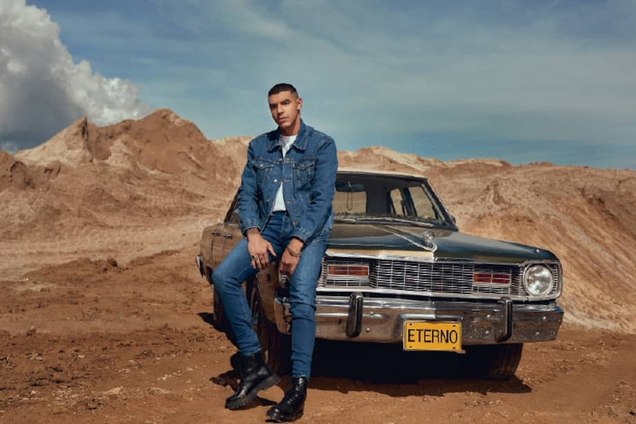Manuel Medrano dice que su álbum “Eterno” es una invitación a realizar un viaje a la esencia y desde el corazón. / Cortesía: Warner Music