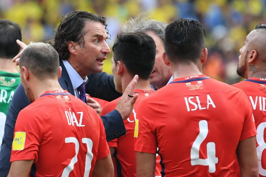Para Juan Antonio Pizzi, técnico de Chile, el punto obtenido ante Colombia es de oro. Foto: AFP