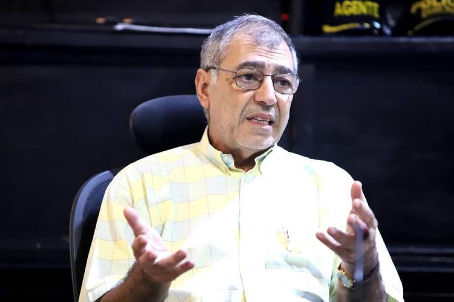 La propuesta está liderada por el exalcalde encargado de Cartagena, Rodolfo Díaz Wright, quien dijo que Dau había demostrado no estar preparado para el cargo.