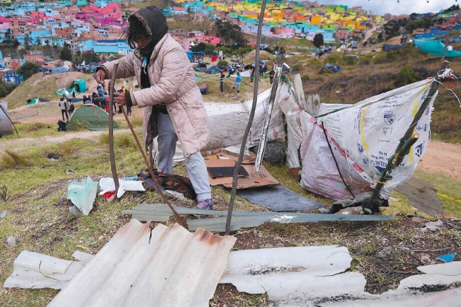 Ciudad Bolívar - Villa Gloria - Terreno invadido