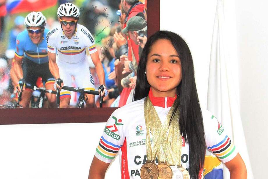 La bogotana Camila Valbuena se coronó campeona mundial juvenil de la prueba por puntos. / Fedeciclismo
