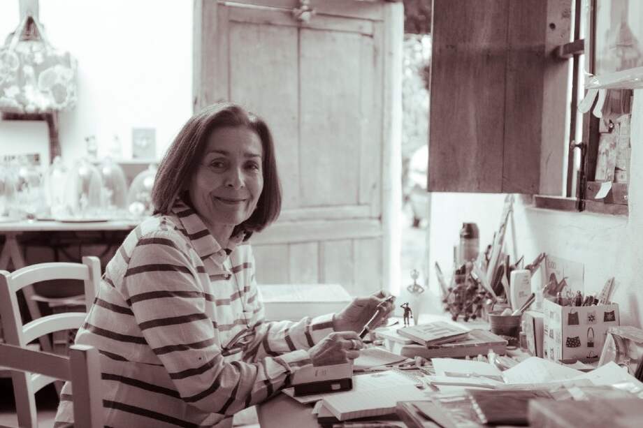 Elsa Zambrano ha realizado múltiples exposiciones individuales y colectivas.