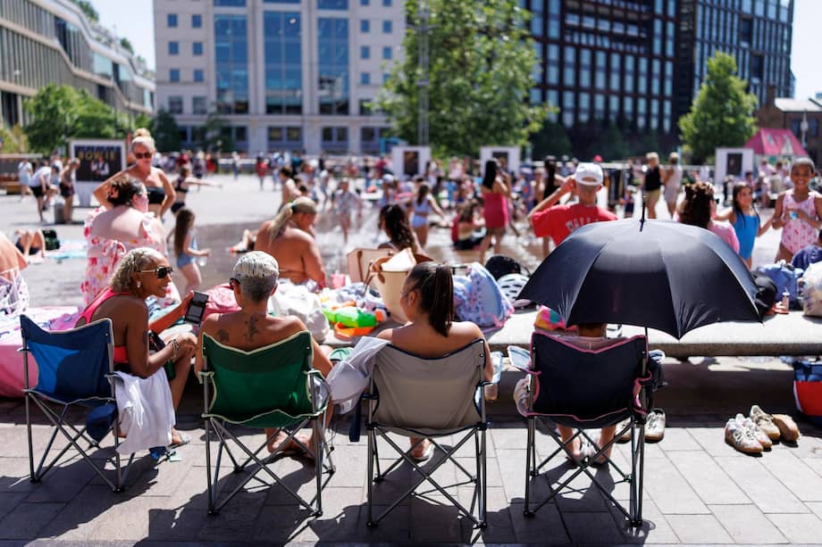 El récord del día de mayo más caluroso registrado en el Reino Unido se batió de nuevo con 35 ºC en Londres durante la ola de calor.