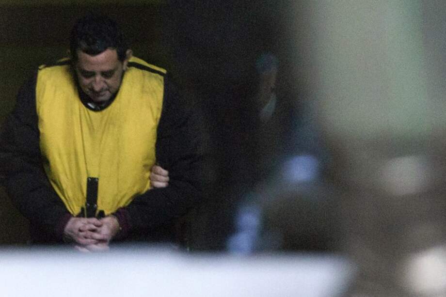 El reconocido sacerdote Oscar Muñoz fue enviado a prisión preventiva por un tribunal de la ciudad de Rancagua. / AFP