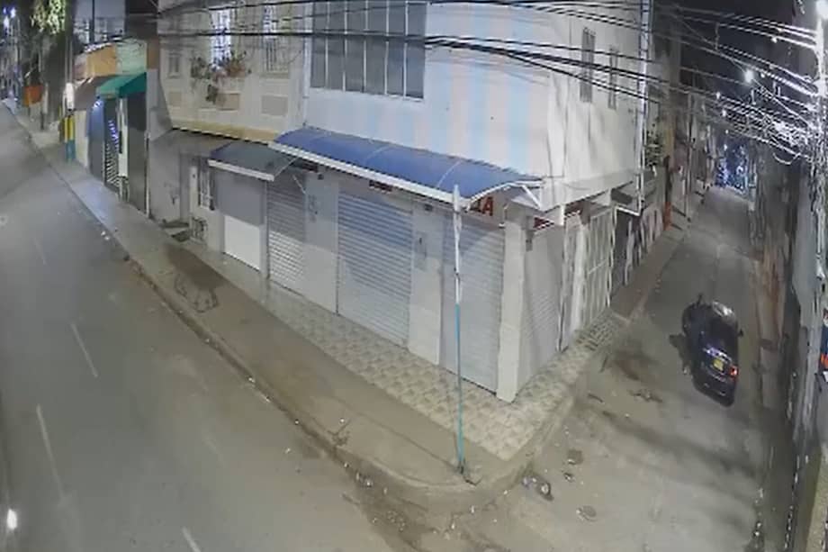 El robo quedó registrado en cámaras de seguridad.