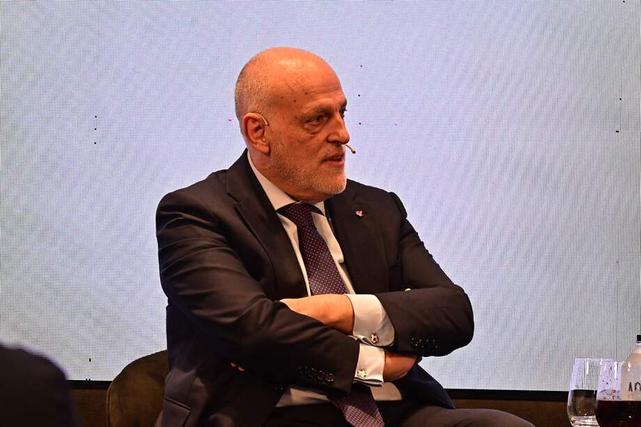 Javier Tebas, presidente de LALIGA, durante un conversatorio de las Jornadas contra el fraude audiovisual en Buenos Aires.