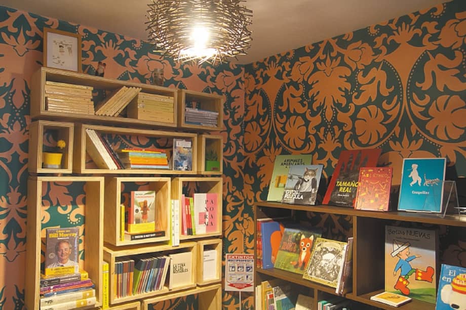 Uno de los estantes de Libros Mr. Fox / Cortesía