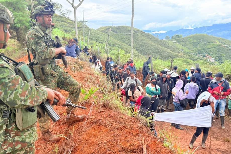Fuentes del Ejército señalaron a este diario que son aproximadamente 50 soldados los que están en la zona.