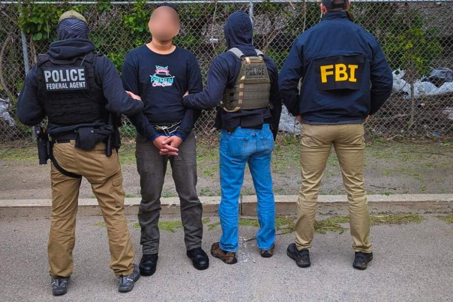 ICE arresta a 1.461 migrantes en Boston en su mayor redada en Massachusetts. La operación desata tensión entre Trump y autoridades locales.