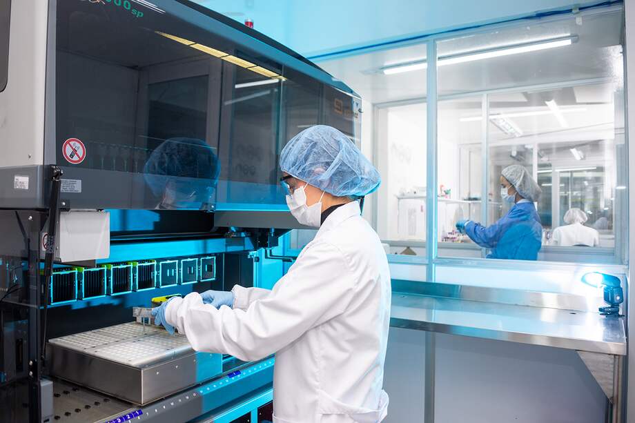 Los exámenes de rutina de laboratorio clínico permiten detectar alteraciones en la salud y dar un tratamiento oportuno. / Cortesía