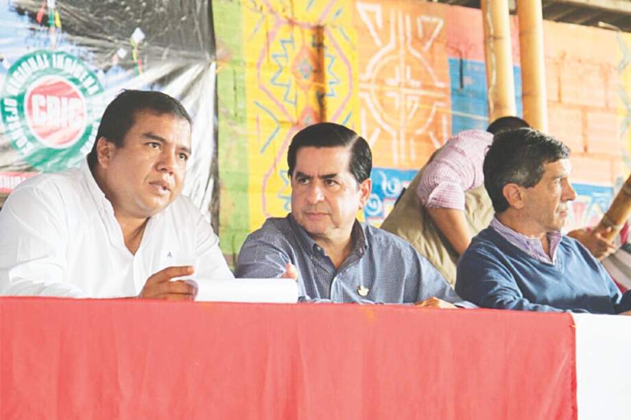 El ministro del Interior, Juan F. Cristo, y el del Posconflicto, Rafael Pardo, durante su visita al Cauca. / Ministerio del Interior