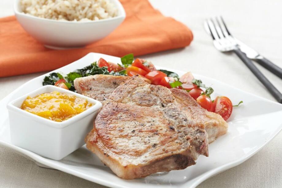 Chuleta de cerdo en salsa de tomate de árbol. Me encanta la carne de cerdo