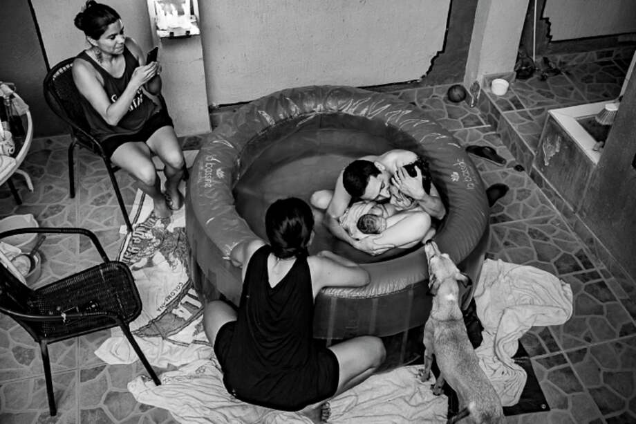 Diana Gómez y Alejandro Moreno parieron a Gael Moreno Gómez en su casa en el barrio Daniel Lemaitre, en Cartagena. / Fabián Álvarez