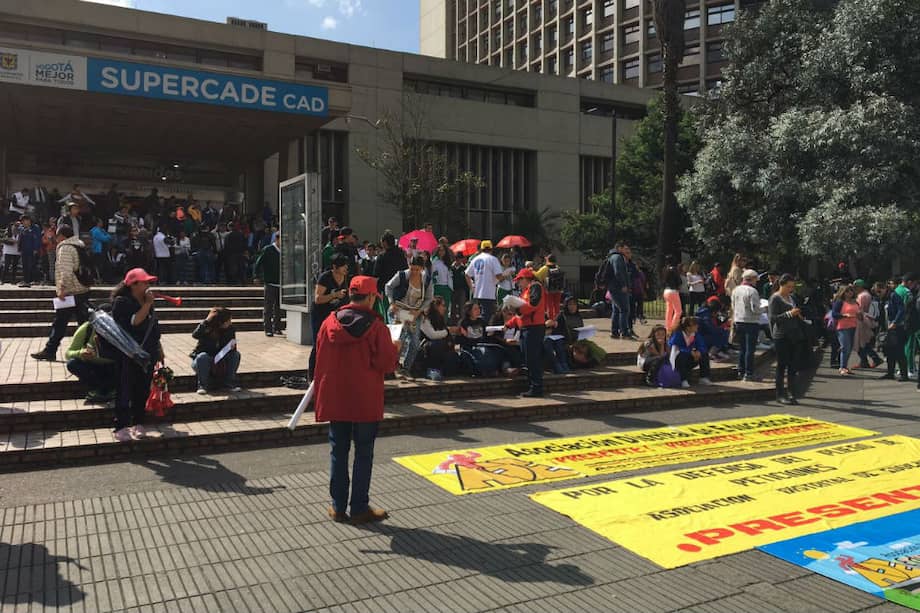 Profesores le dieron 20 días al Distrito para responder su pliego de peticiones o se irían a paro indefinido.