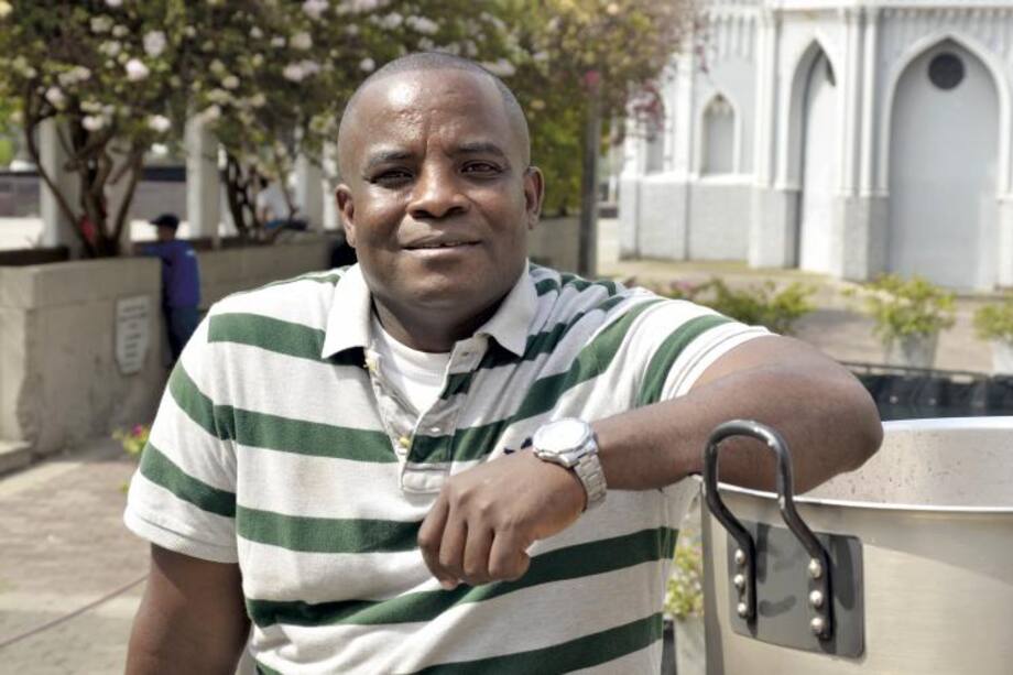 Alexander Rentería, el chocoano que lleva esperanza a los habitantes de la calle