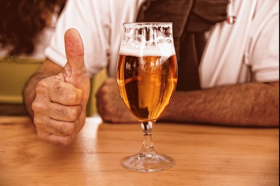 Aquí te contamos las ventajas y desventajas de tomar cerveza todos los días. ¿Es bueno o malo para tu salud?