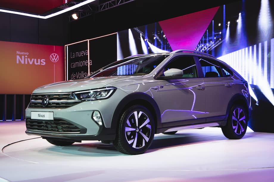 Producido en la planta de Anchieta, en Brasil, el nuevo Volkswagen Nivus viene configurado de dos versiones: Comfortline y Highline.