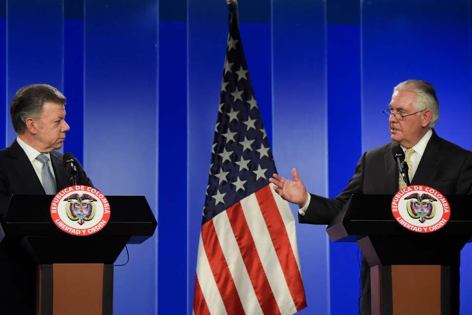 El presidente Juan Manuel Santos con el secretario de Estado, Rex Tillerson, en Bogotá. / AFP