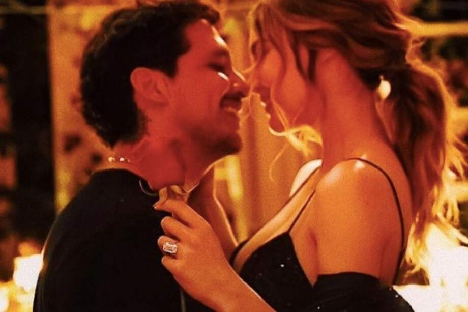 "Damas y caballeros, Belinda Peregrín Schull me acaba de hacer el hombre más afortunado del mundo", manifestó en sus redes el cantante Christian Nodal.