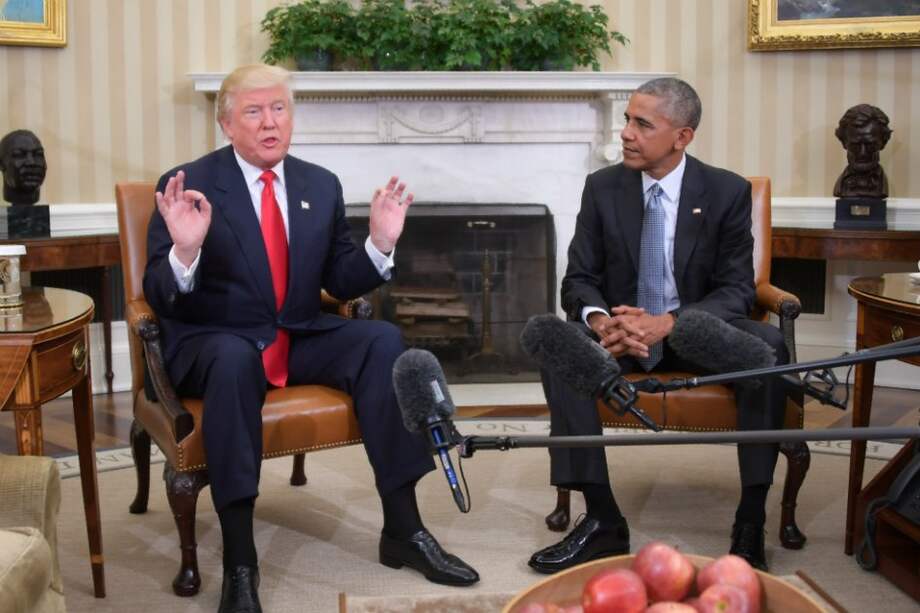 Donald Trump y Barack Obama reunidos en la Casa Blanca. / Archivo AFP