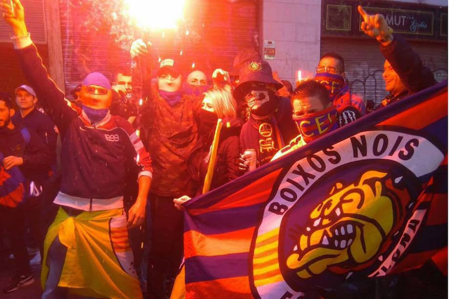 Los enfrentamientos sucedieron antes del partido. / @FCBHools81