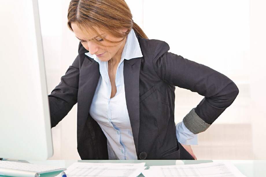 Espaldas adoloridas por el estrés