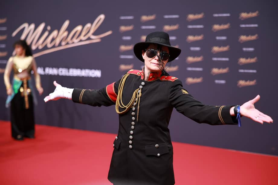 Un invitado en la "red carpet" de la premiere de la película 'Michael' en Berlin en abril de 2026. EFE/EPA/CLEMENS BILAN