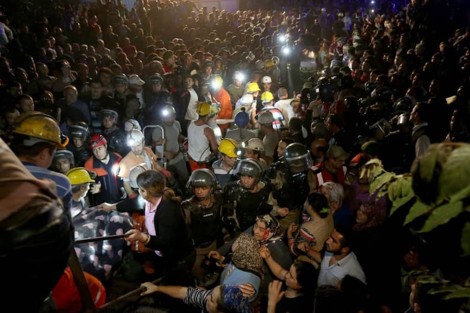 Explosión en mina de Turquía deja al menos 200 muertos