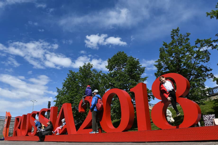 Varios laboratorios tendrán que suspender su investigación durante el Mundial. / AFP