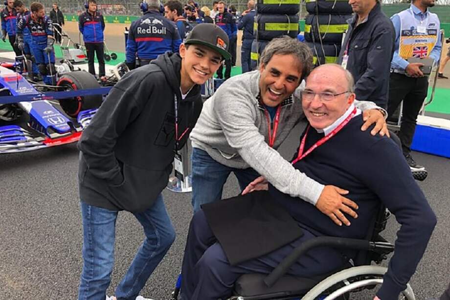 Juan Pablo Montoya y su hijo Sebastián junto al británico Frank Williams, fundador de la escudería Williams de la F1. / Cortesía