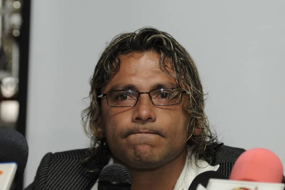 Gerardo Bedoya durante la rueda de prensa en donde se excusó por agredir a Jhonny Ramírez. / Gabriel Aponte