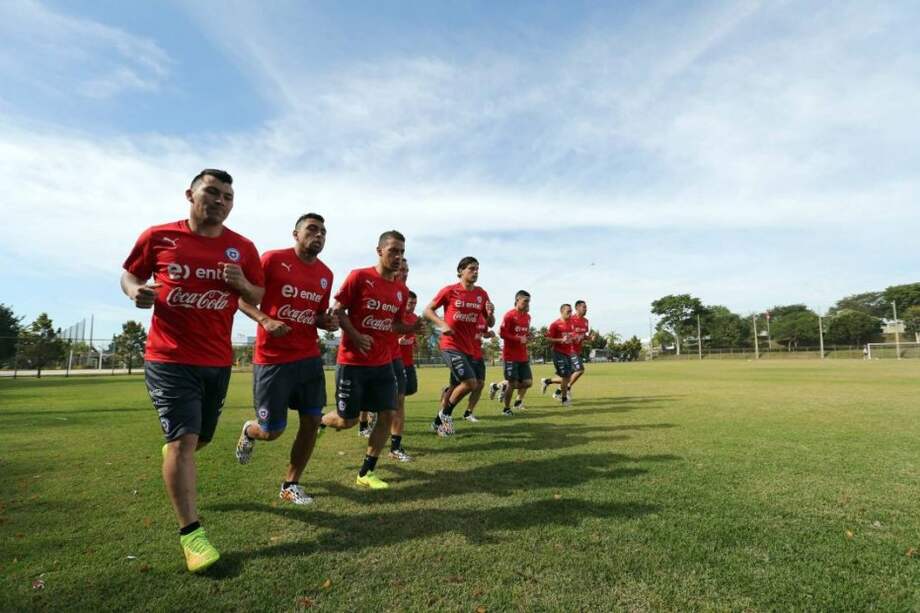 Helicóptero brasileño interrumpe entrenamiento de Chile