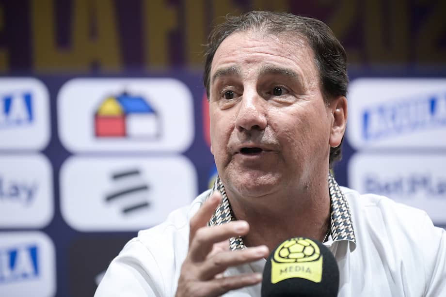 Néstor Lorenzo durante la conferencia de prensa en la que presentó al país a los 26 jugadores que representarán a Colombia en la Copa Mundial de la FIFA 2026.