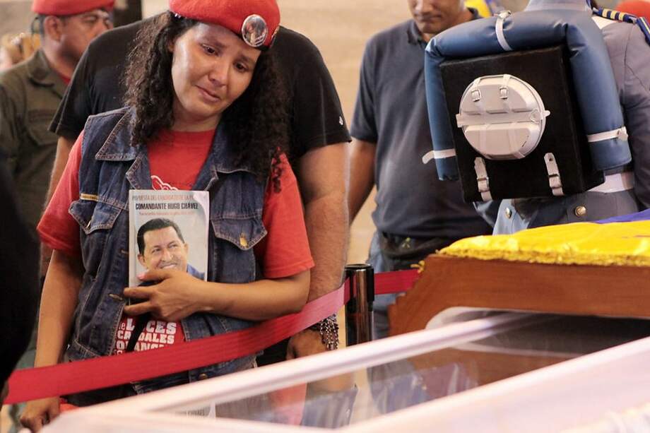 Expertos en la momia de Lenin, dispuestos a embalsamar a Chávez