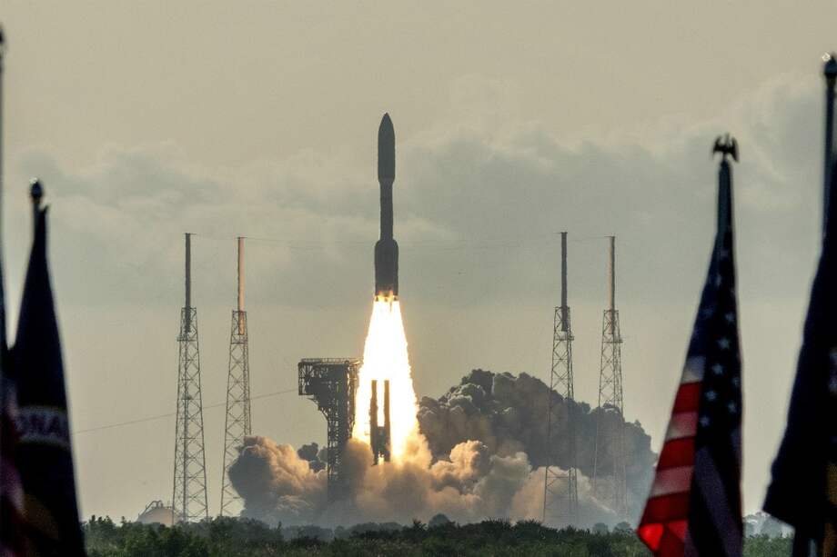 Momento en el que despega la nave que llevará la sonda hacia Marte.