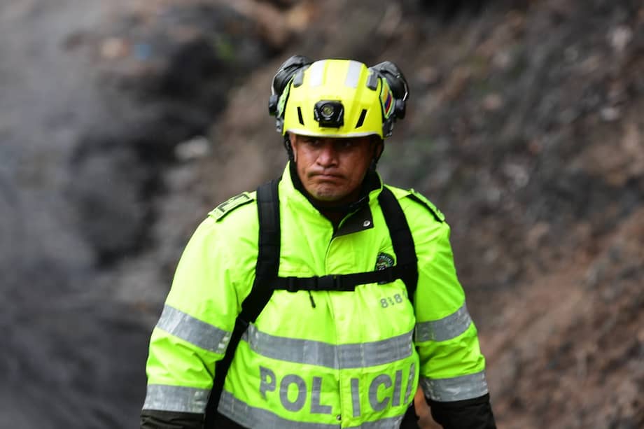 Al lugar llegaron hombres de la Policía para atender la emergencia.