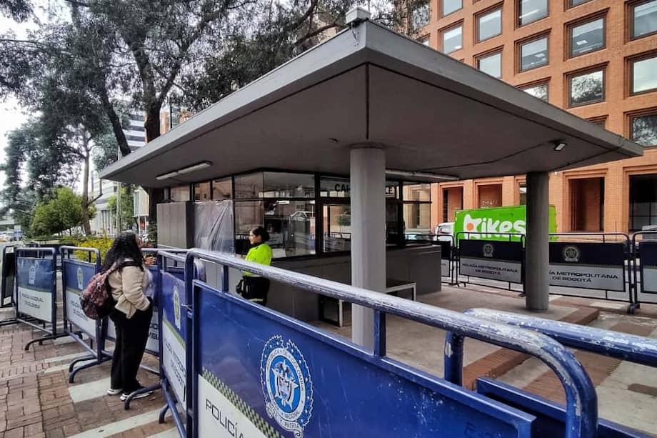 CAI de Avenida Chile tras actos vandálicos el 2 de octubre.