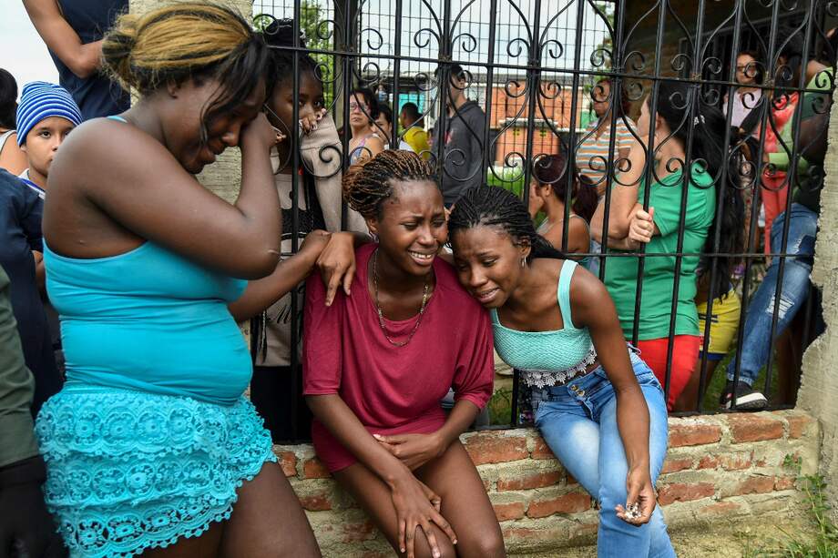 Muchas mujeres han sido víctimas del conflicto solo por su condición, al igual que miembros de la comunidad LGBT. / AFP