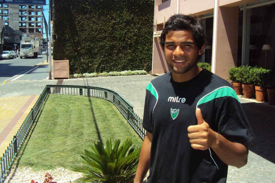 Humberto Osorio Botello, delantero del San Martín de Argentina. / Santiago Amorós