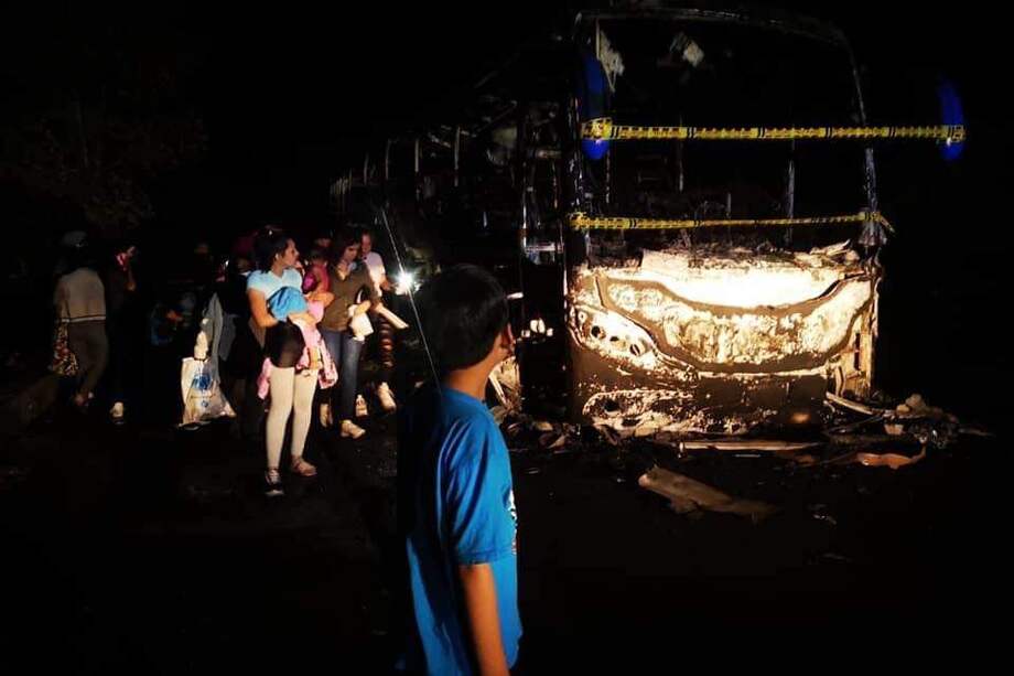 Según la Defensoría, en el vehículo se movilizaban varias personas, incluidos menores y fueron obligados a bajarse.