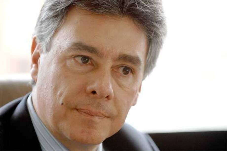 Carlos Albornoz, destituido e inhabilitado por la Procuraduría