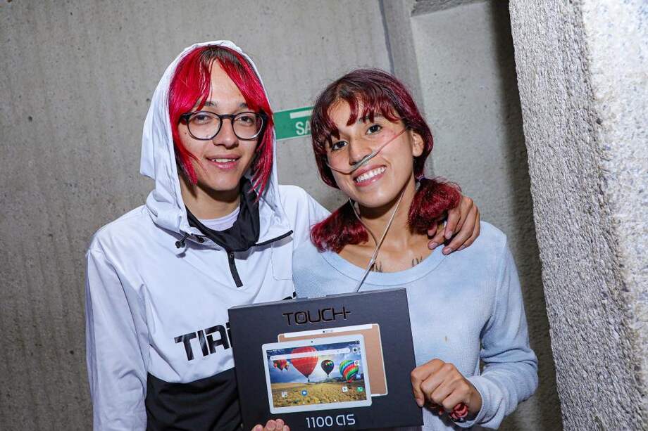 La entrega de los dispositivos se realizó en la tarde de este 29 de marzo en la Biblioteca El Tintal.