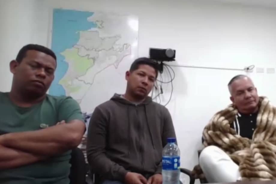 Por estos hechos, se les imputó a los funcionarios el delito de concusión. Además, al fiscal se le adicionó el cargo de prevaricato por omisión agravado.