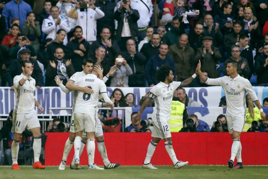 Los jugadores de Real Madrid celebran uno de los goles con los que vencieron, este domingo, 3-0 al Leganés. / EFE