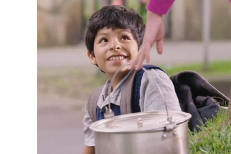 Gabo Piñeros comenzó a actuar desde los 5 años, a los 11 estuvo en La Gloria de Lucho