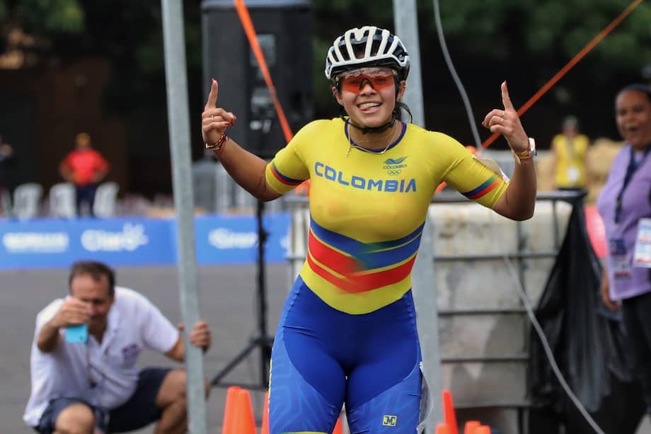 Con la medalla de oro en los 15.000 metros eliminación de los Juegos Centroamericanos y del Caribe Santo Domingo 2026, la bogotana completó el único gran título que le faltaba en su carrera y se convirtió en la primera patinadora en conquistar todos los campeonatos oficiales del patinaje de velocidad.