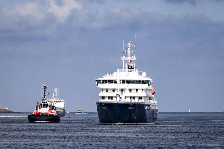 Una crónica de lo que vivieron los pasajeros del crucero que terminó bajo alerta mundial por un brote de hantavirus. EFE/EPA/LINA SELG